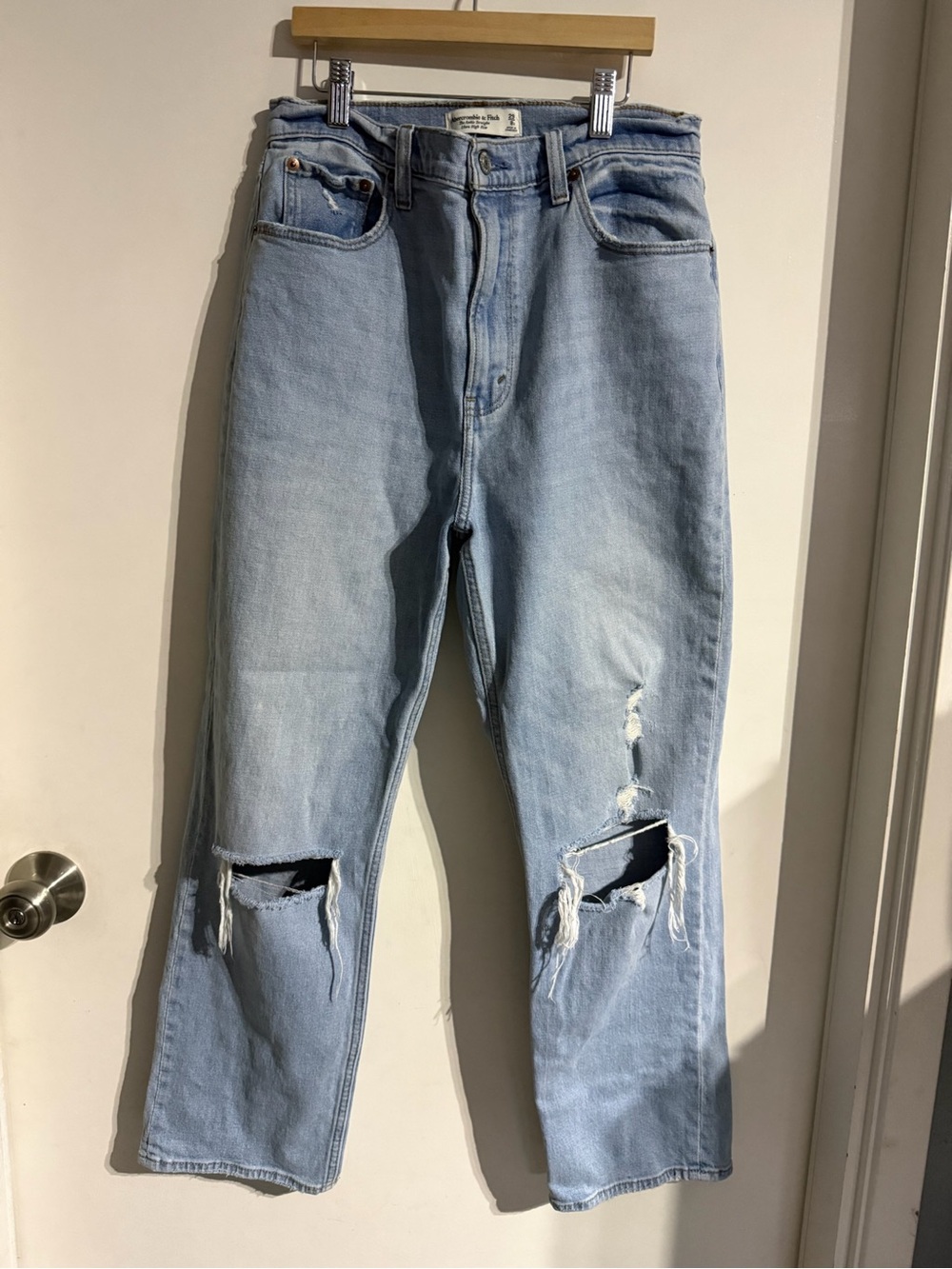 EUC Women’s Abercrombie & Fitch Jeans The Ankle Straight Ultra High Rise Size 29